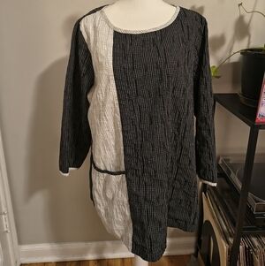 Elegant Black and White Striped Tunic